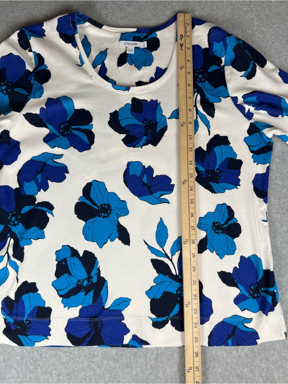 Chico's White Tee with Blue Floral Print Size 3 (XL) - Picture 7 of 10